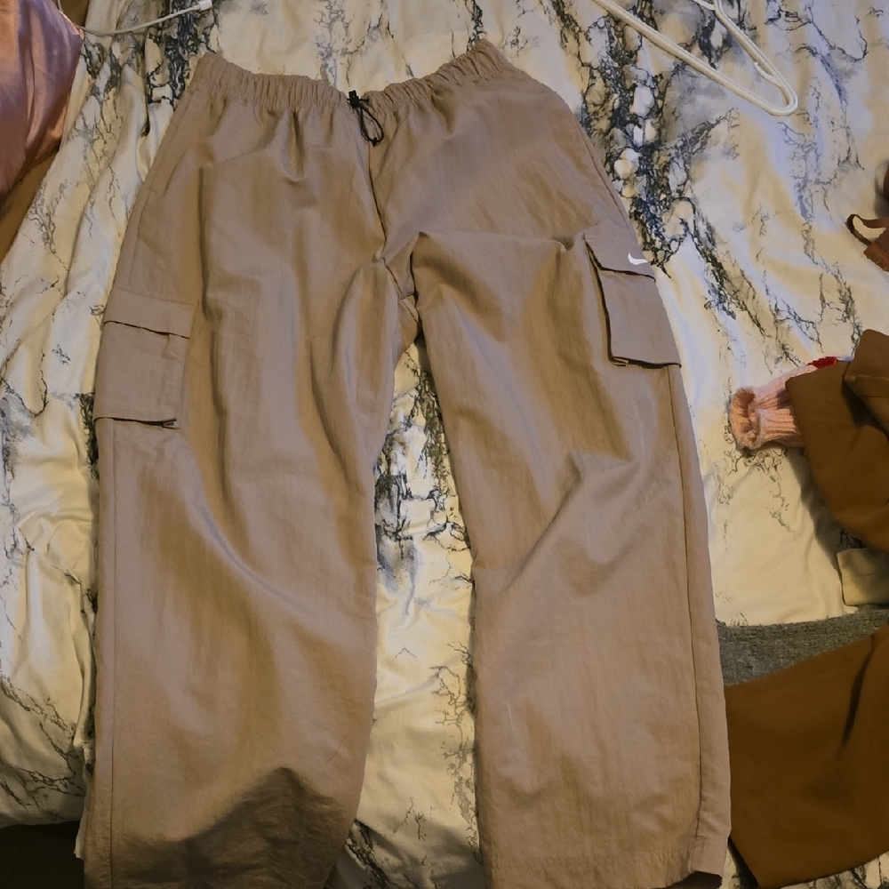 Nike 90's-esque Cargo Slush Pants